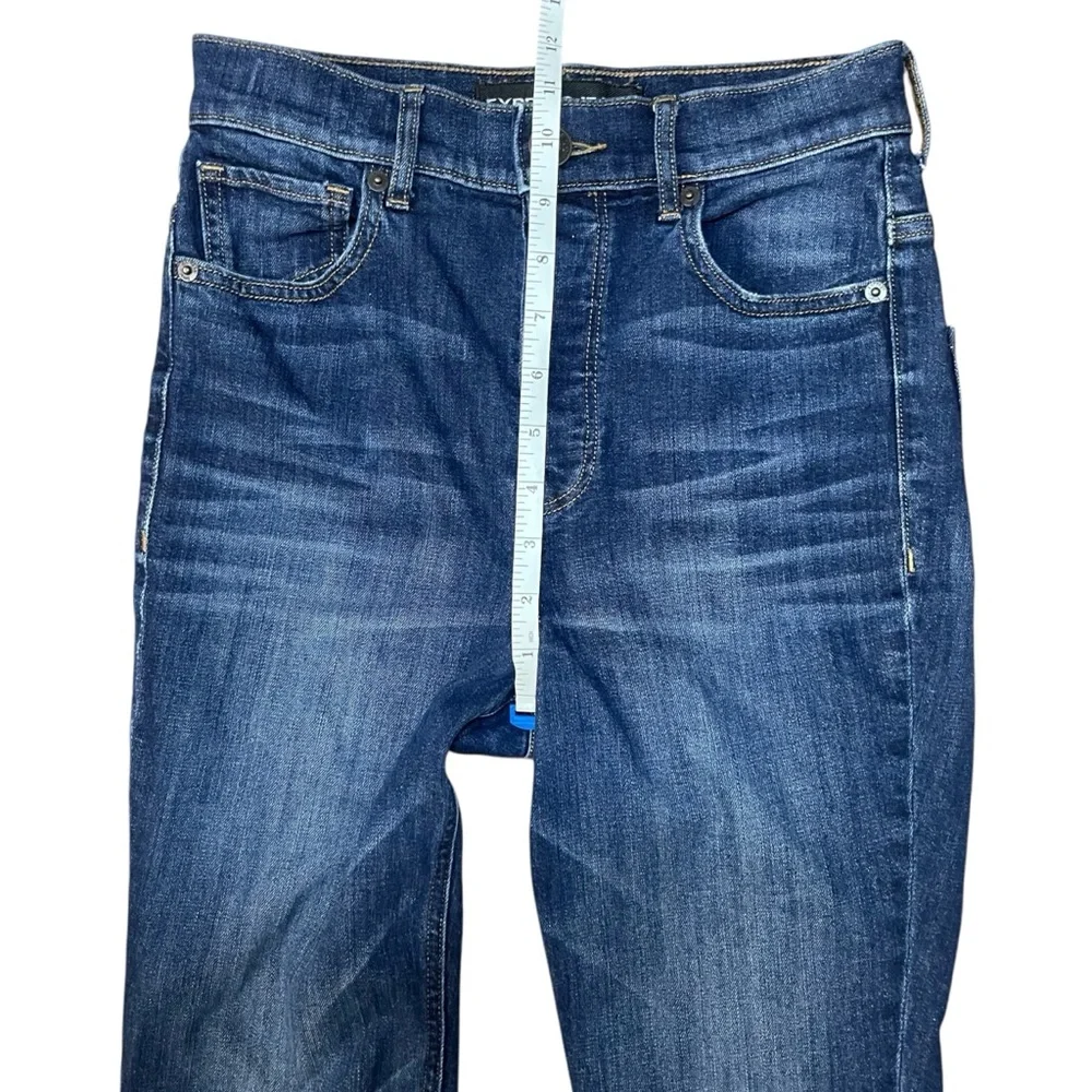 Express Woman’s Blue Ankle Cropped Jeans with Raw Hem Sz.0‎